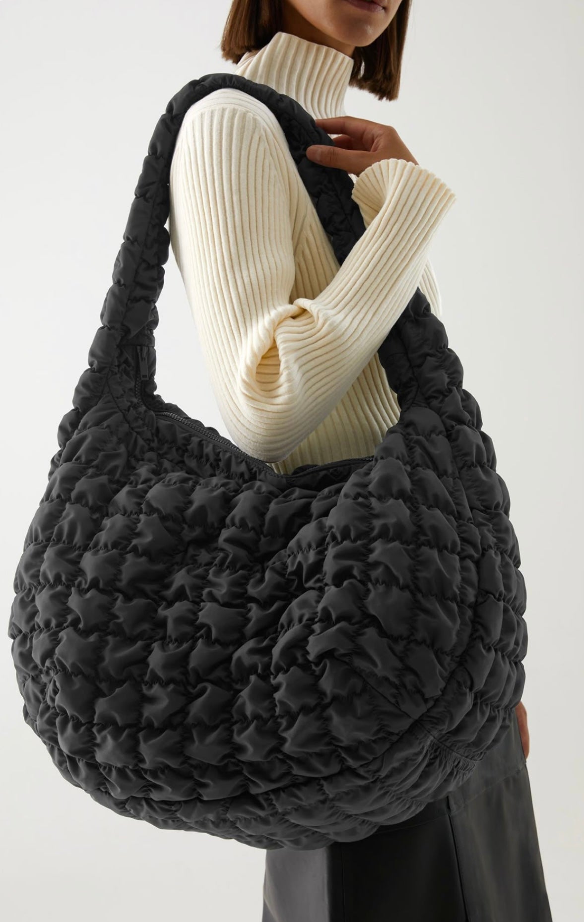 Bolso acolchado XL COS.