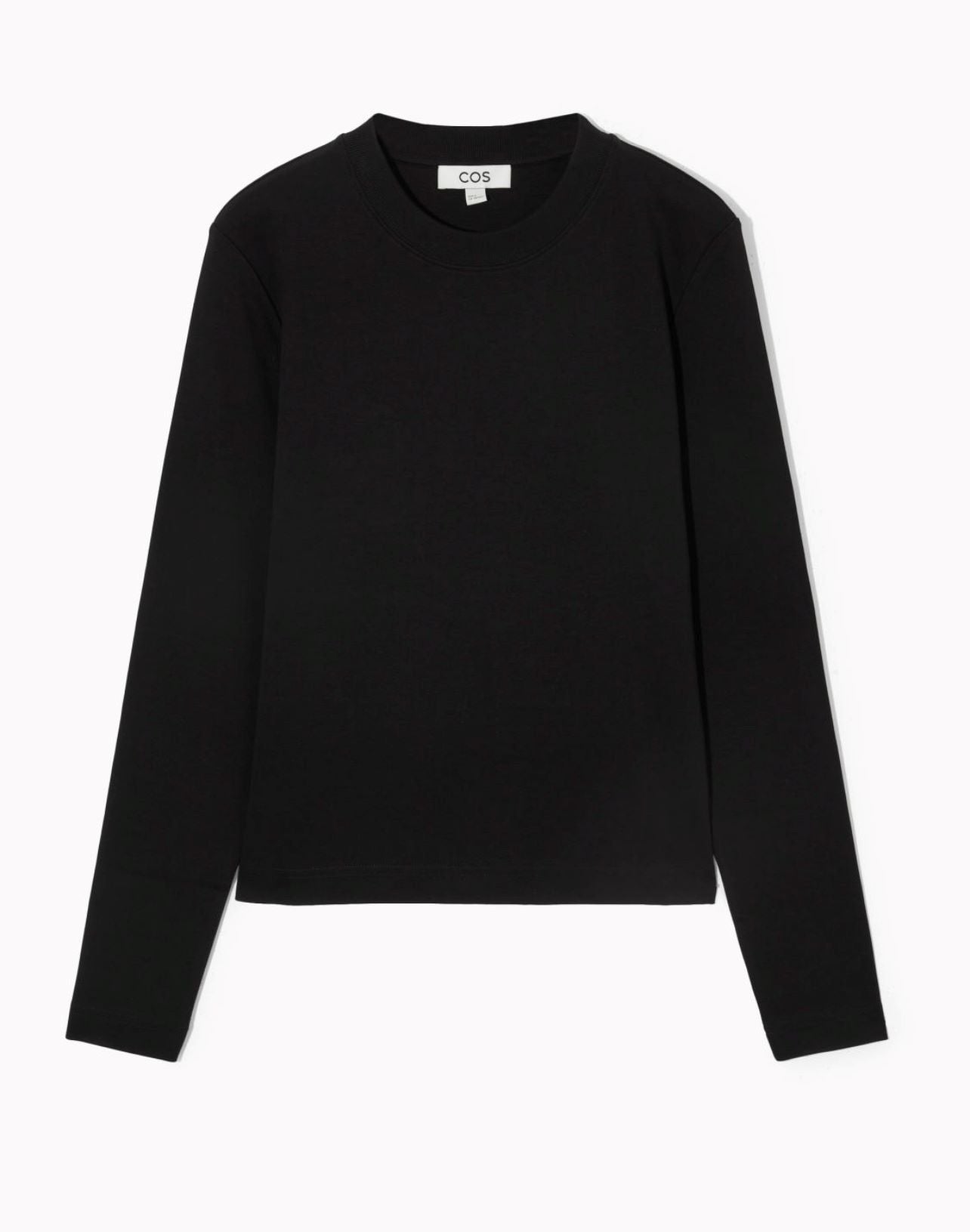 Blusa COS de manga larga.