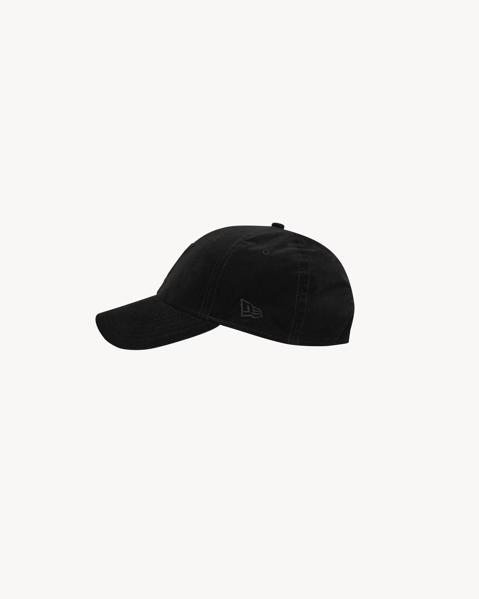 Gorra Saint Laurent colab New Era en pana