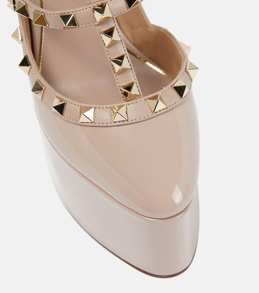 Valentino Garavani tacones rockstud de charol