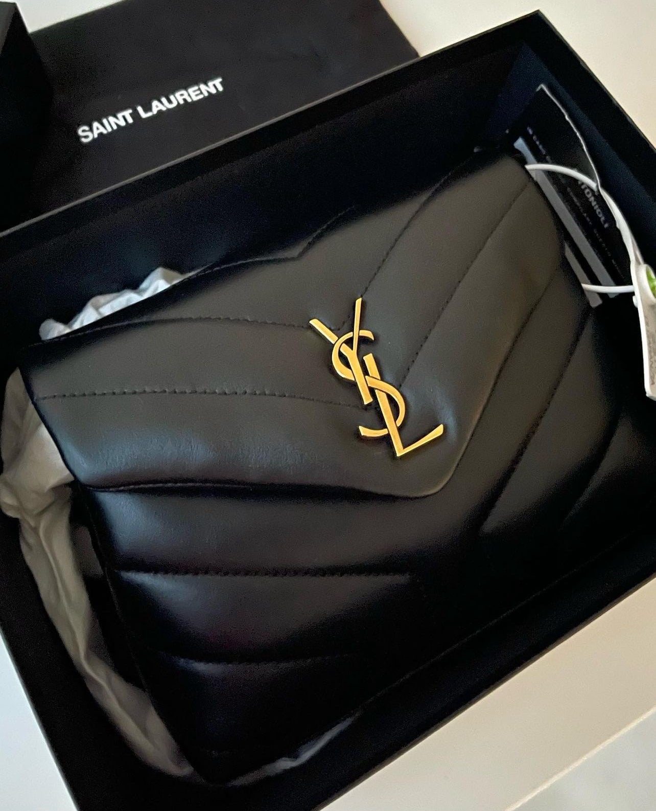 SAINT LAURENT bolso Loulou toy in matelassé.