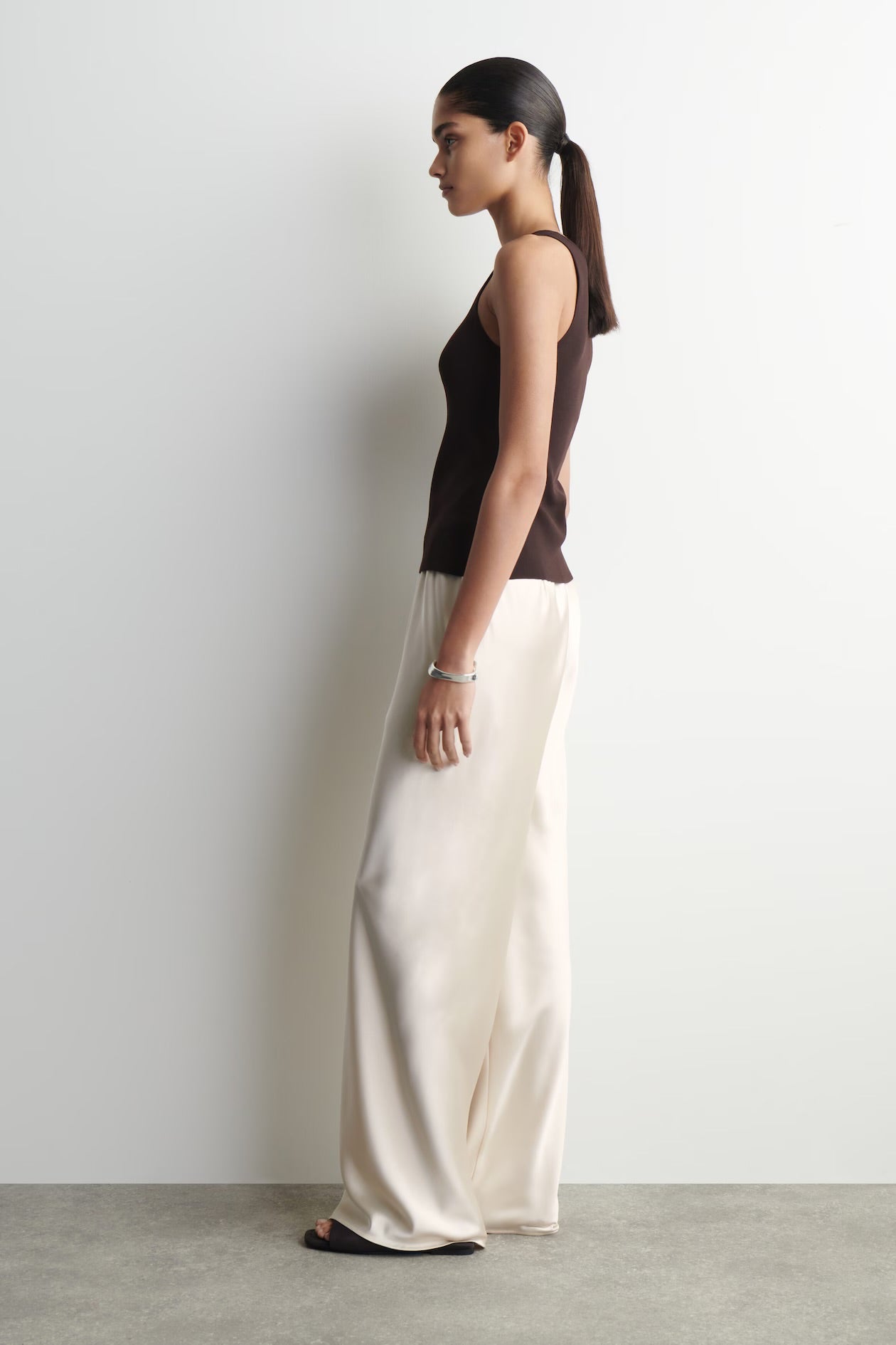 Pantalón de satén de COS