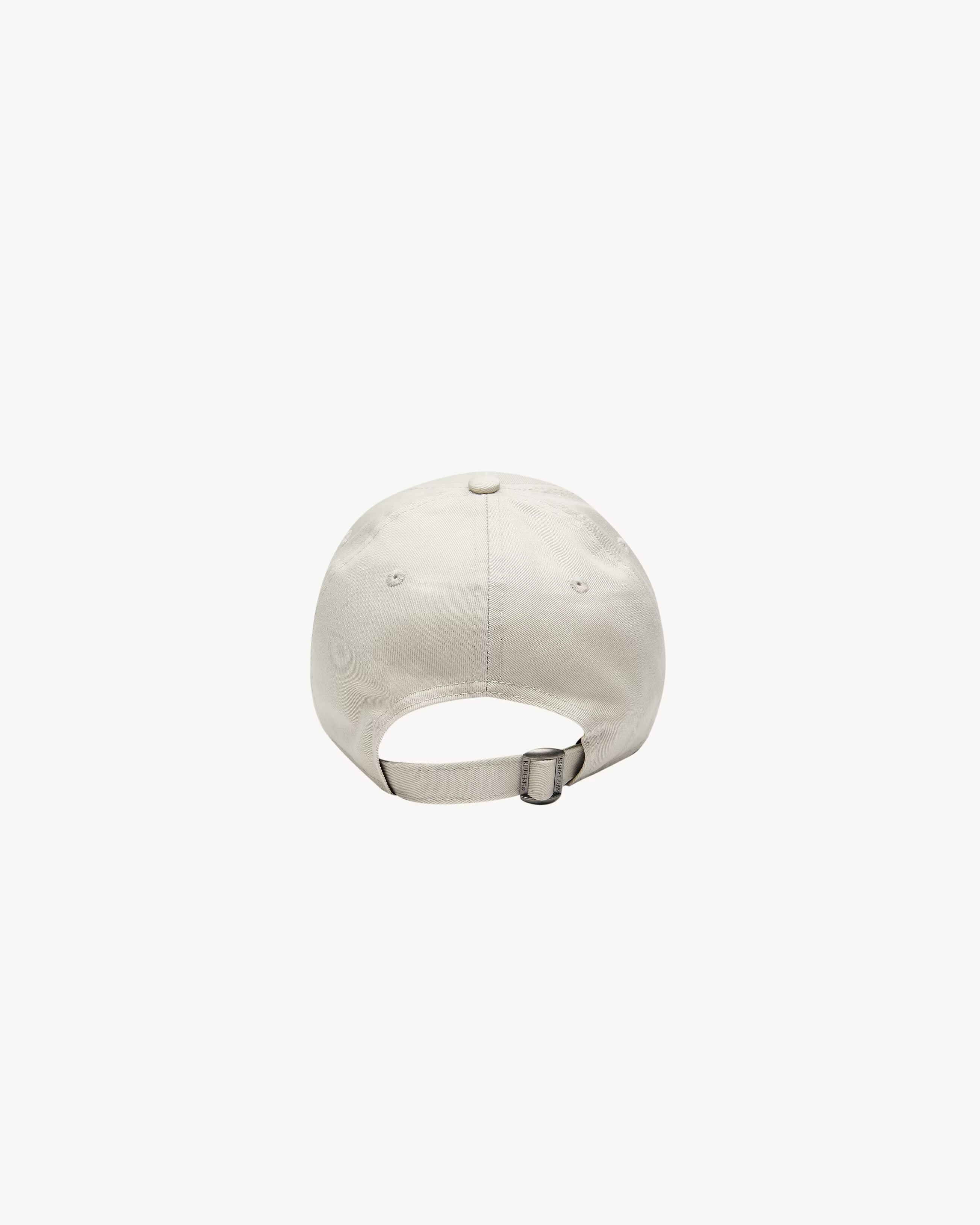 Saint Laurent gorra New Era