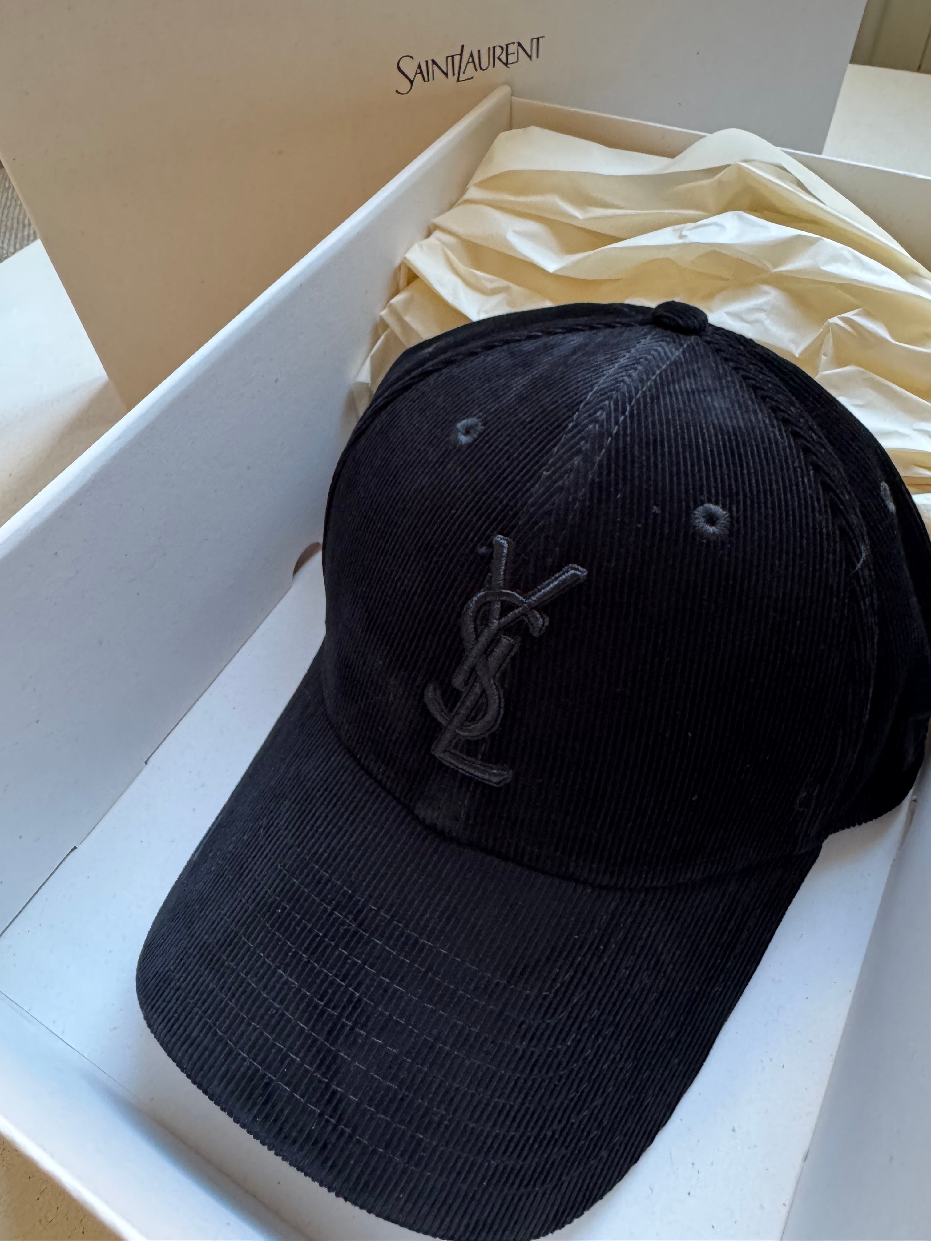 Gorra Saint Laurent colab New Era en pana
