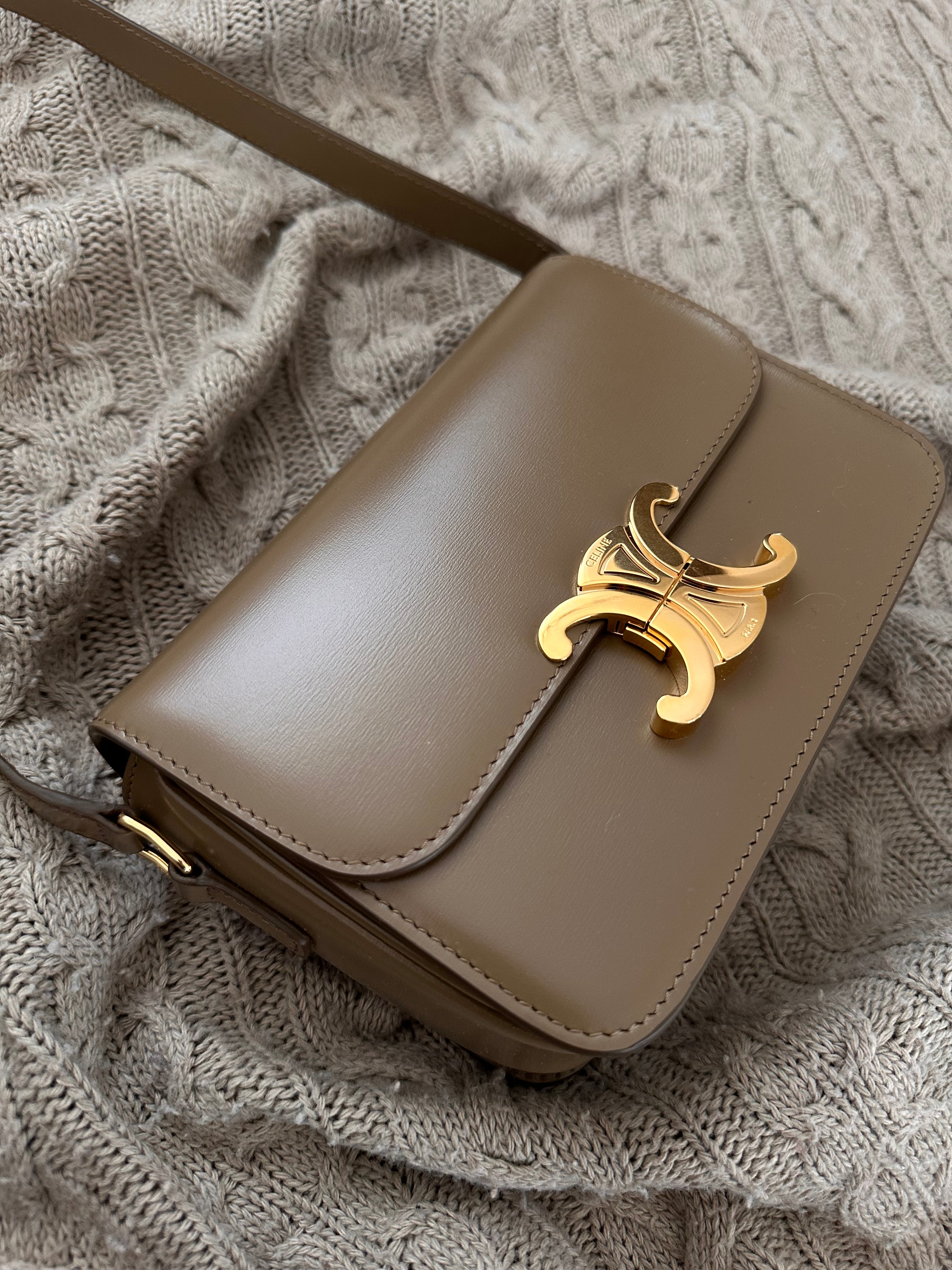 Celine BOLSO TEEN TRIOMPHE DE PIEL DE BECERRO BRILLANTE