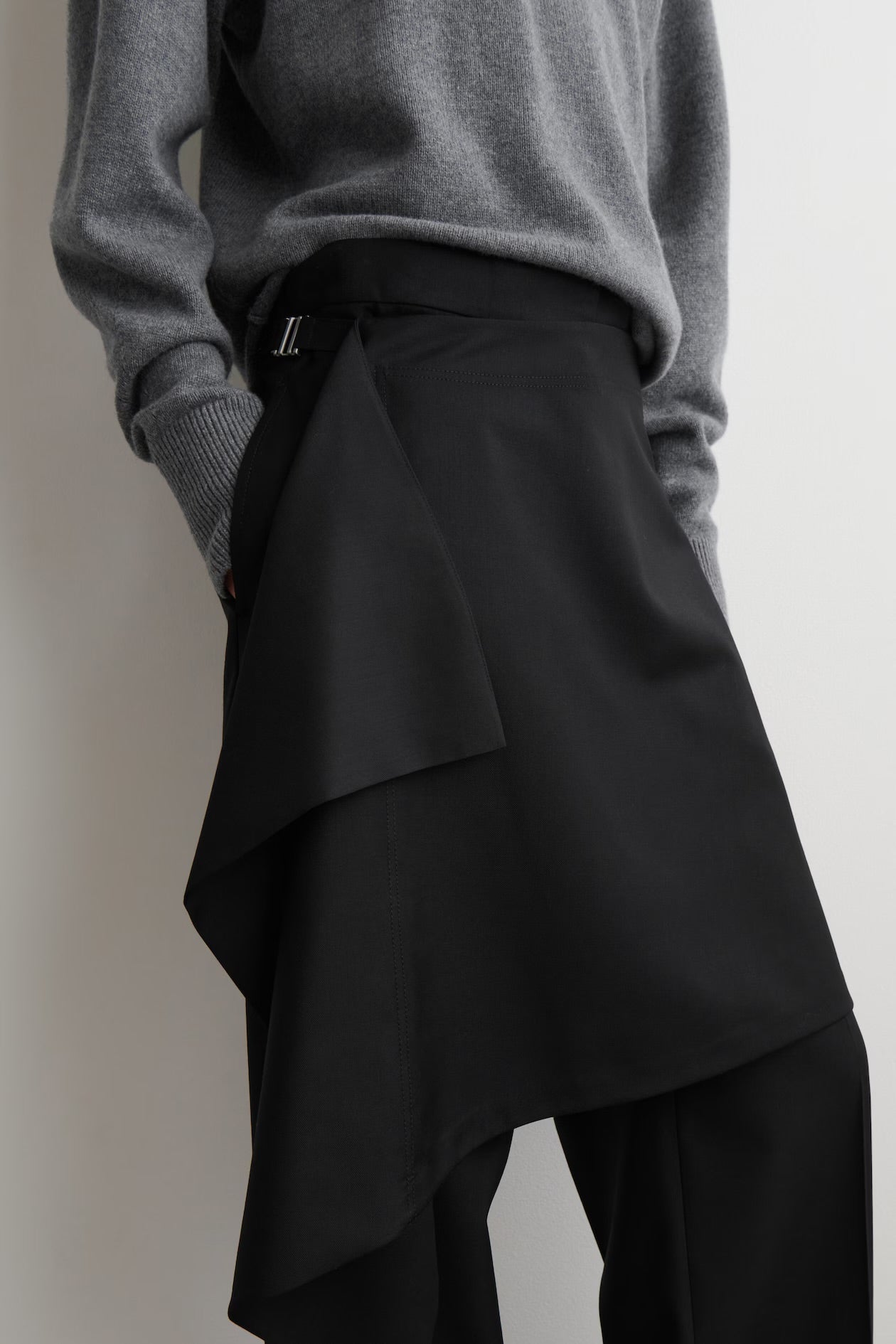 Pantalón con falda de COS