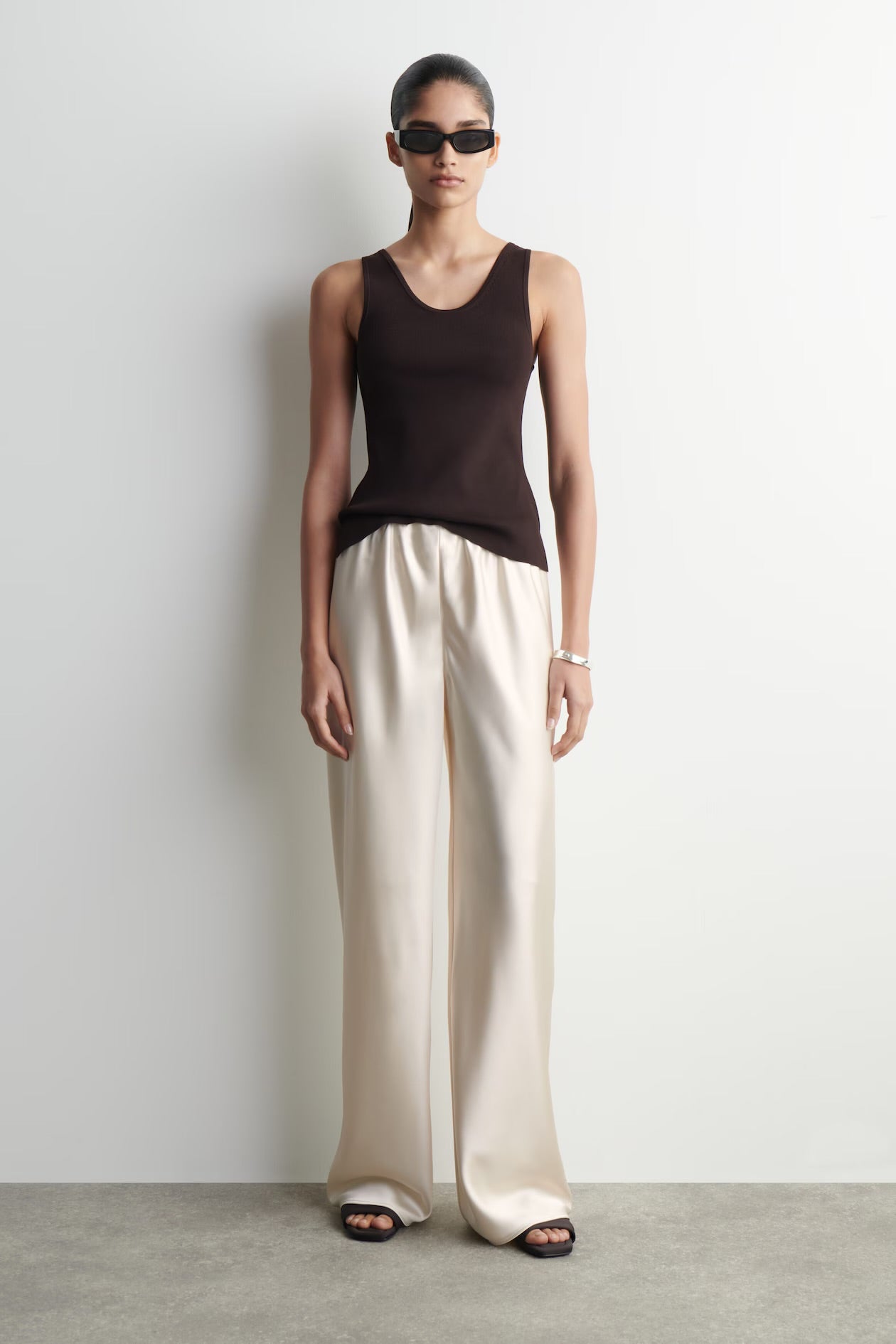 Pantalón de satén de COS