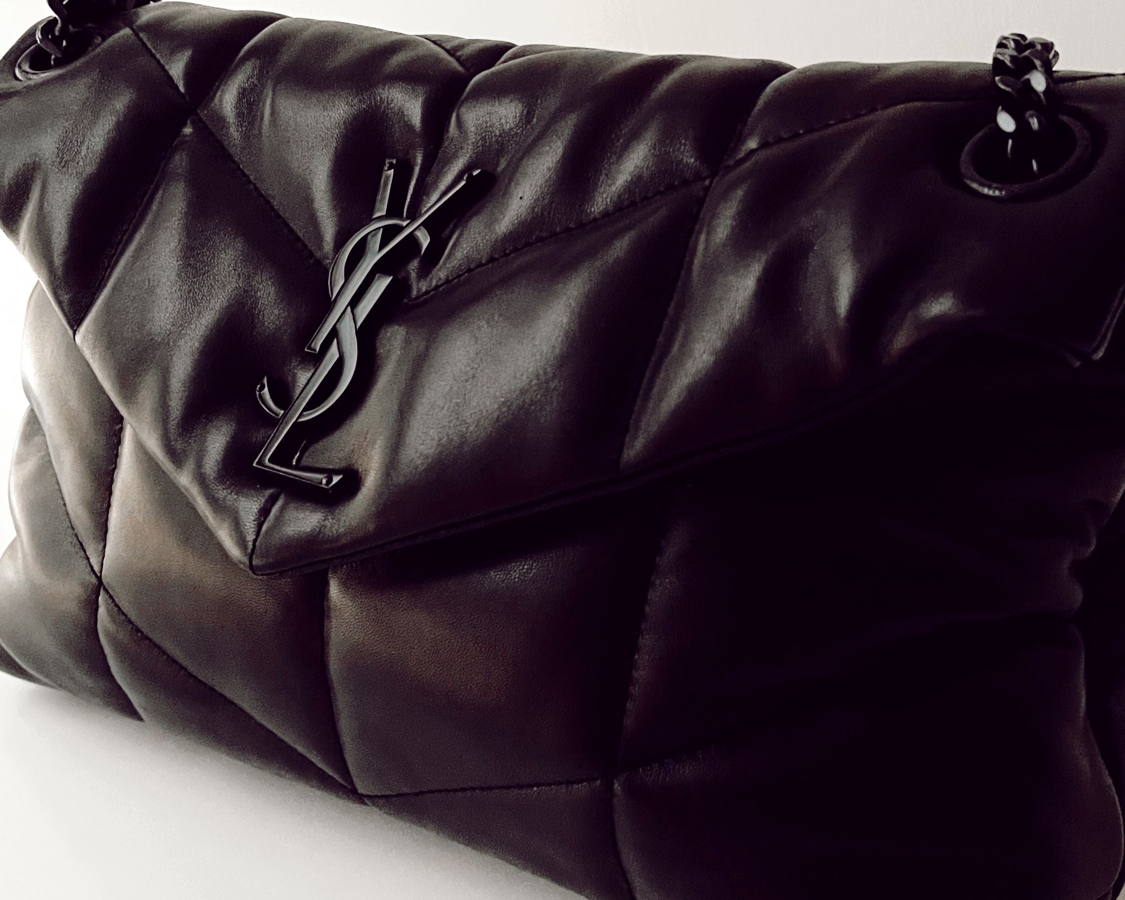 SAINT LAURENT bolso puffer small all black napa.