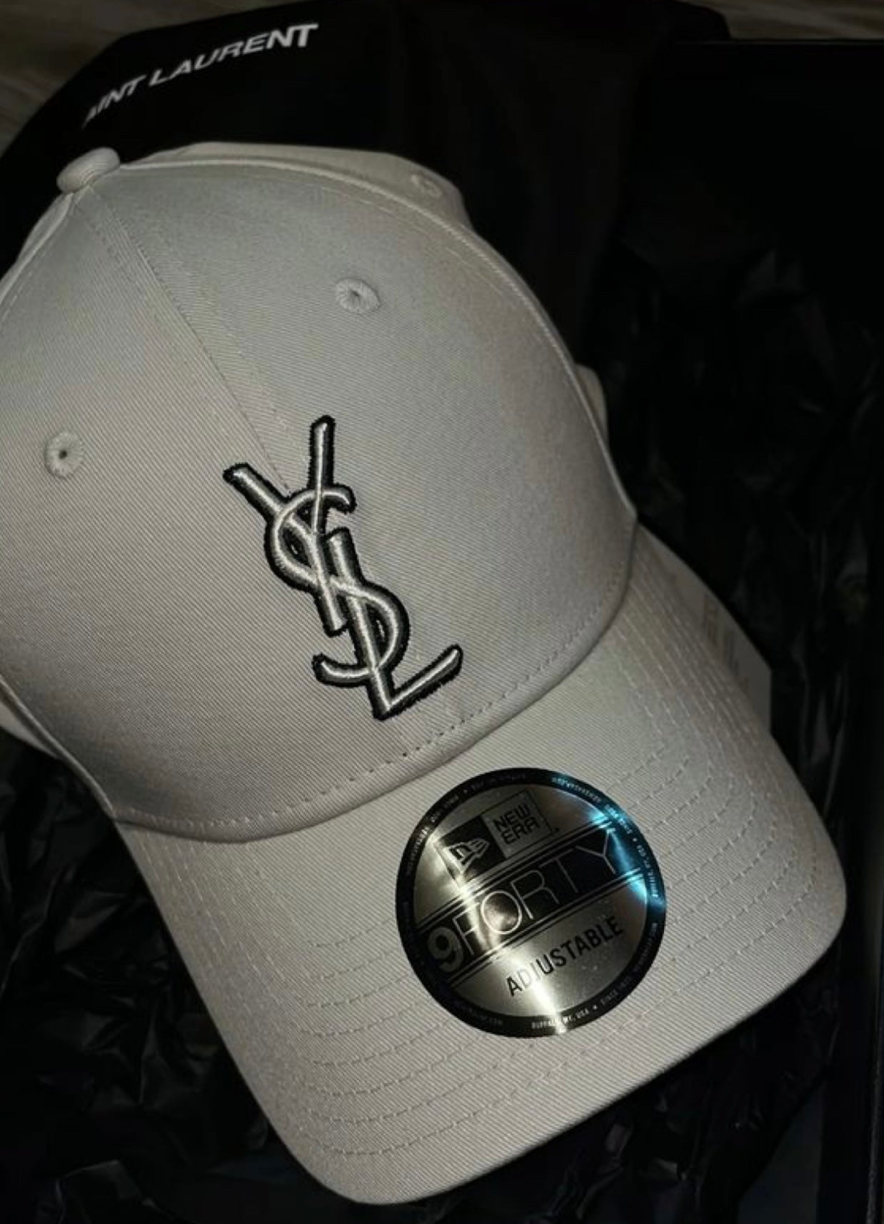 Saint Laurent gorra New Era