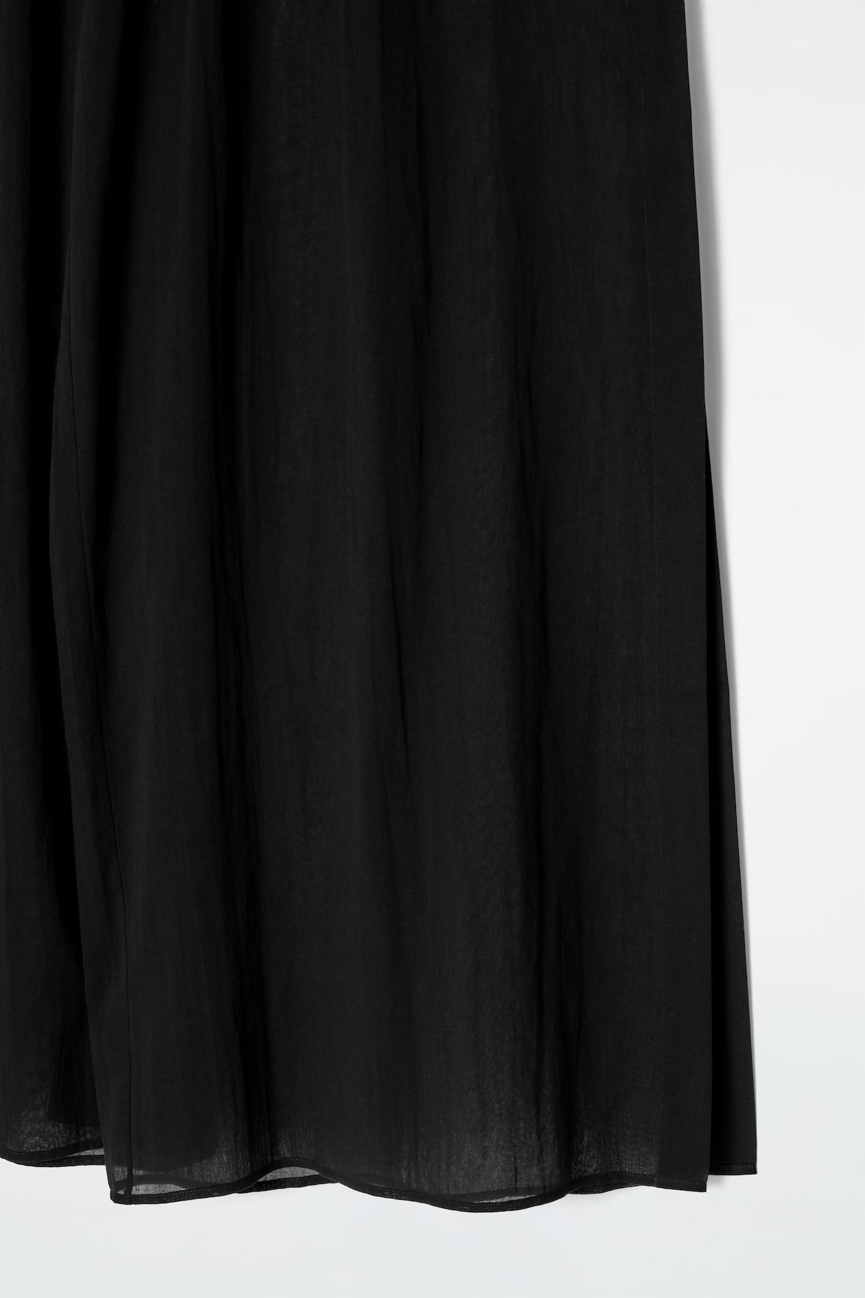 Pantalón de playa arrugado de COS